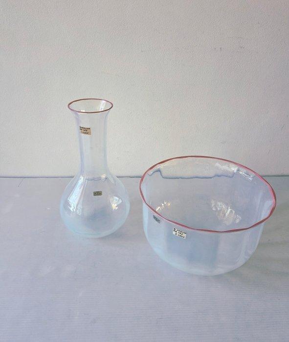 Kosta - Vaas (2) - Opalino - Kristal - Coupé, Antiek en Kunst, Curiosa en Brocante