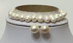 Set van natuurlijke witte parels (halsketting, oorbellen en