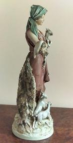 Royal Dux Porzellan-Manufaktur - Beeldje, Paysanne - 45 cm -