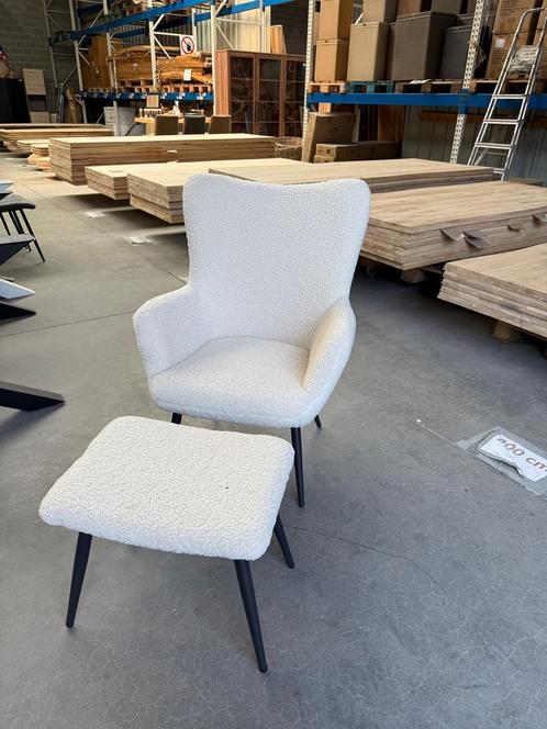 Marion fauteuil met poef, creamy white (nieuw, outlet), Huis en Inrichting, Fauteuils, Nieuw, Metaal, Stof