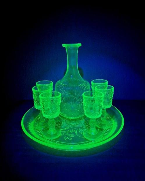 Portieux - Service à digestif en verre uranifère - Drinkset, Antiek en Kunst, Kunst | Designobjecten