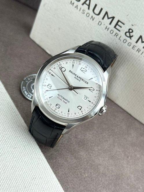 Baume & Mercier - Clifton Dualtime Date Automatic - M0A10112, Handtassen en Accessoires, Horloges | Heren
