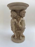 Table à plantes - Résine - Grand et plein de caractère