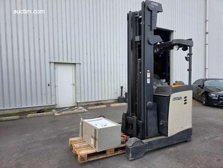 Crown ESR S2000Series Elektrische reachtruck Niet., Zakelijke goederen, Machines en Bouw | Heftrucks en Intern transport, Ophalen