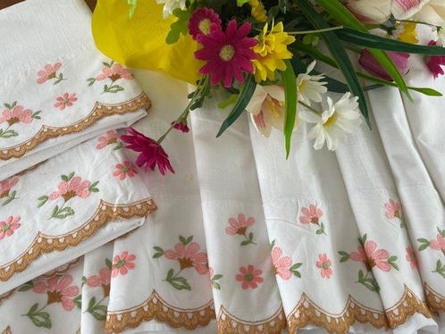 Lenzuolo in merletto sangallo e ricami - Drap de lit (3) -, Antiek en Kunst, Antiek | Tapijten, Tafelkleden en Textiel
