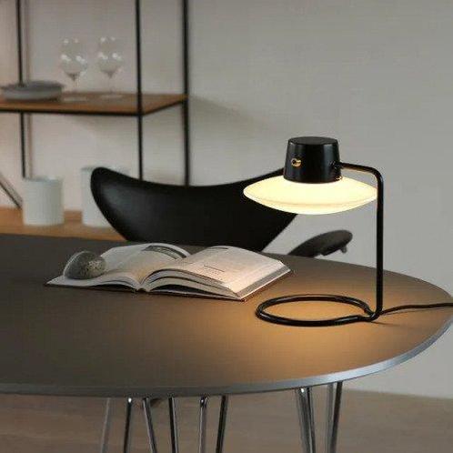 Louis Poulsen, Flos - Arne Jacobsen - Lampe de table - AJ, Antiek en Kunst, Antiek | Verlichting