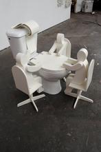 Tomas Schats - sculptuur, Toilet meeting - 80 cm - Resin -
