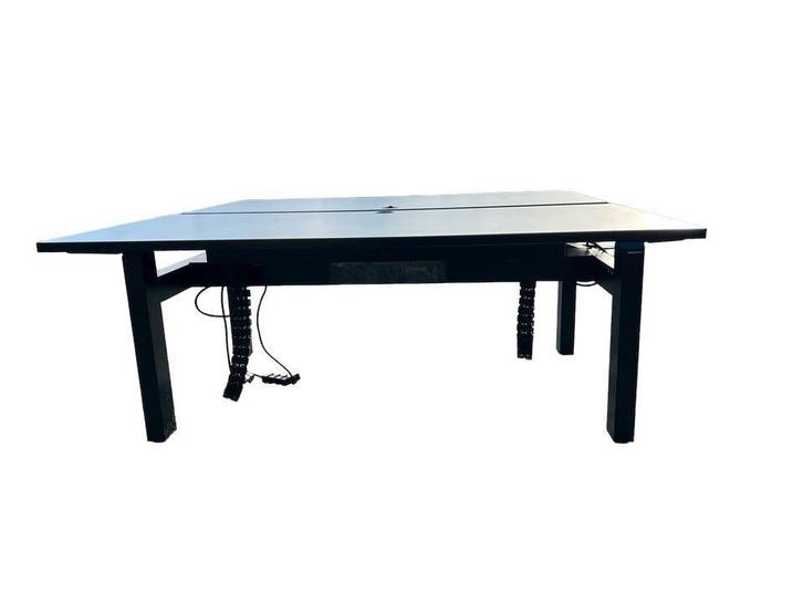 Herman Miller Duo Bureau - Zit Sta Bureau Elektrisch, Huis en Inrichting, Bureaus, Stabureau, Zo goed als nieuw, Elektrisch, In hoogte verstelbaar