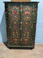 Kast - Bloemrijke boerenkast met met de hand geschilderd