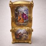 Beeldje - Standard Piece - Porselein