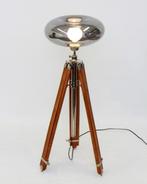 21neun Studio - Lampadaire trépied - Acajou - objet lumineux