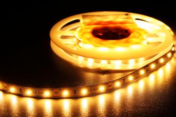 Ledstrip - warm wit - IP33 - 12 watt per meter beschikbaar voor biedingen