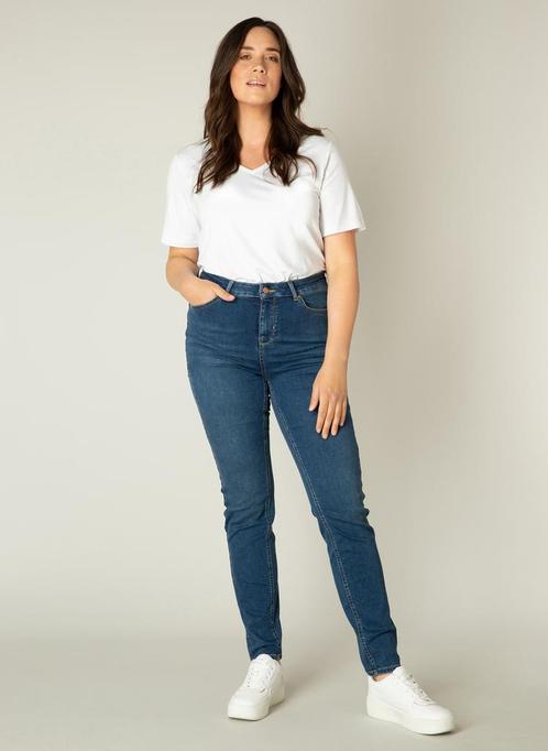 Base Level Curvy jeans JoyaX-0(44)Maat 42/44 (L), Kleding | Dames, Spijkerbroeken en Jeans, Overige kleuren, Nieuw, Verzenden