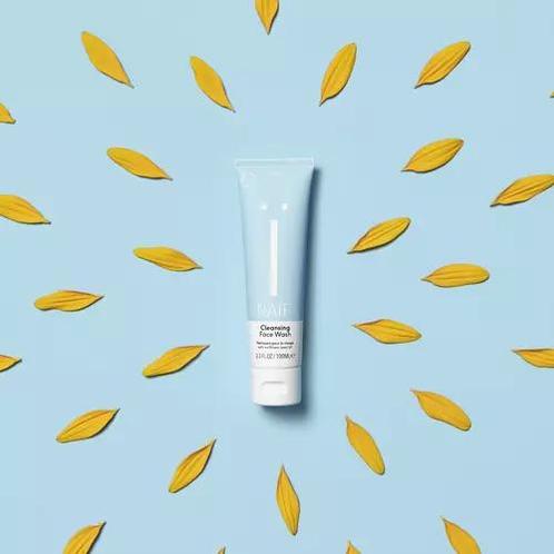 Naïf Face Cleansing Face Wash (Reiniging), Handtassen en Accessoires, Uiterlijk | Gezichtsverzorging, Nieuw, Verzenden