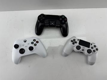 Veiling - 3x Gamecontrollers – PlayStation & Xbox beschikbaar voor biedingen