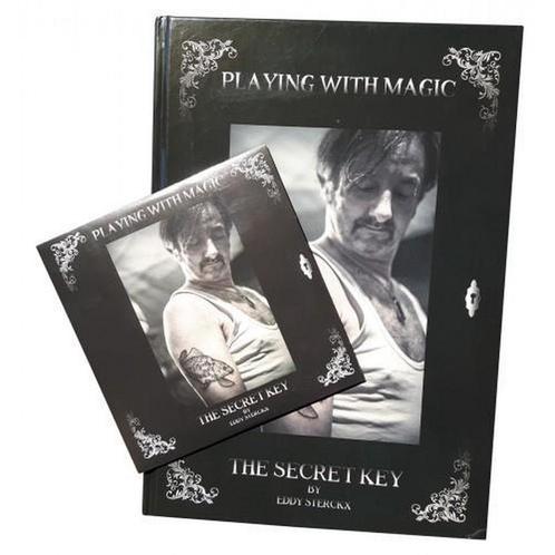 Playing with magic, the secret key ( karperboek + DVD ), Boeken, Sportboeken, Zo goed als nieuw, Verzenden