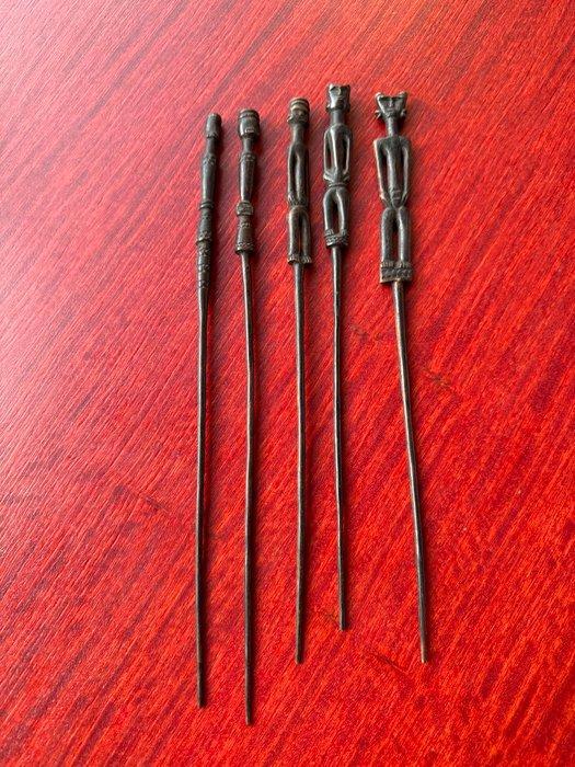 Haarpin - sculptuur - Kwere Zaramo - Tanzania, Antiquités & Art, Art | Art non-occidental