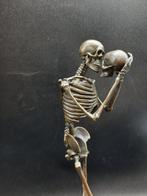 Beeld, Large Bronze Skeleton with Skull - 32 cm - Brons,, Verzamelen, Dierenverzamelingen, Nieuw
