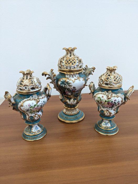 JACOB PETIT (1796-1868) - Vase avec couvercle (3) -, Antiquités & Art, Antiquités | Verre & Cristal