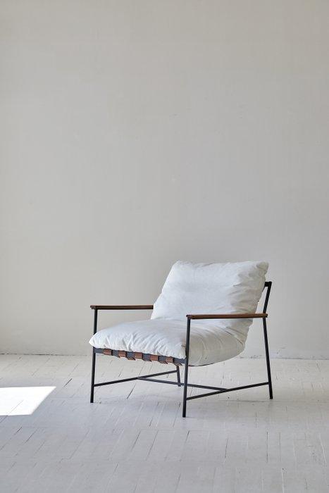 Stonekind - Fauteuil - Vail - Eik, Katoen, Metaal -, Antiek en Kunst, Kunst | Designobjecten