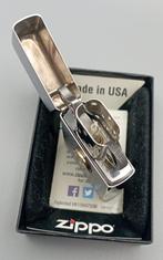 Zippo - Antiguo con 42 años - Aansteker - Chrome Brushed, Verzamelen, Nieuw