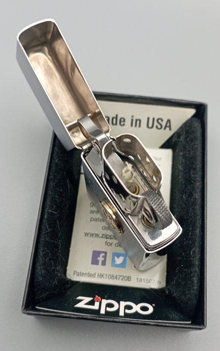 Zippo - Antiguo con 42 años - Aansteker - Chrome Brushed, Verzamelen, Rookartikelen, Aanstekers en Luciferdoosjes