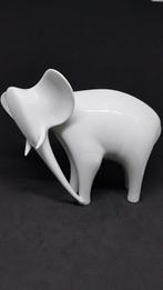 Royal Dux - Jaroslav Ježek - Figuur - White Elephant -, Antiek en Kunst