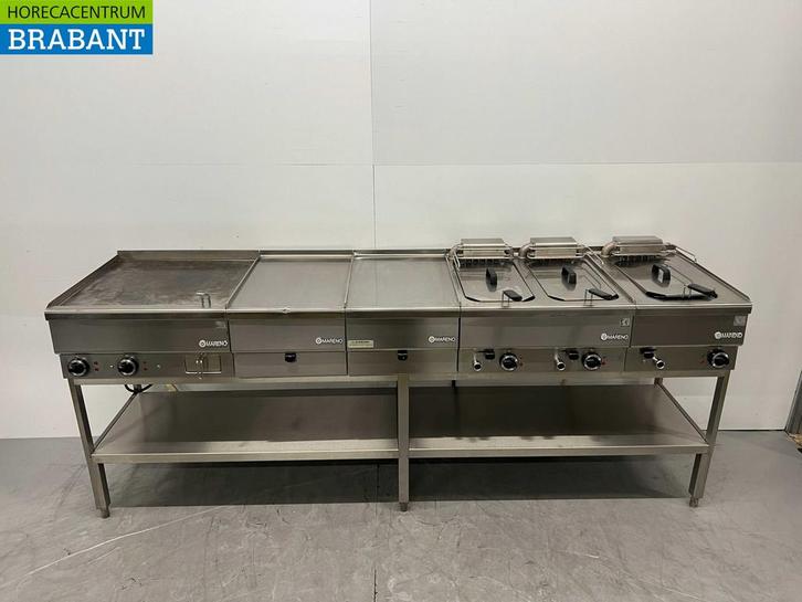 RVS Mareno Baklijn Elektrische bakplaat en 3 friteuses 240, Zakelijke goederen, Horeca | Keukenapparatuur, Ophalen of Verzenden