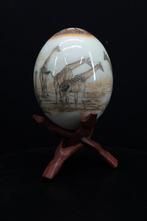 Decorated Ostrich Egg with stand Taxidermie volledige, Nieuw