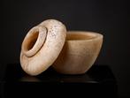 LÉgypte ancienne, Rare petite jarre en albâtre réalisée en, Verzamelen