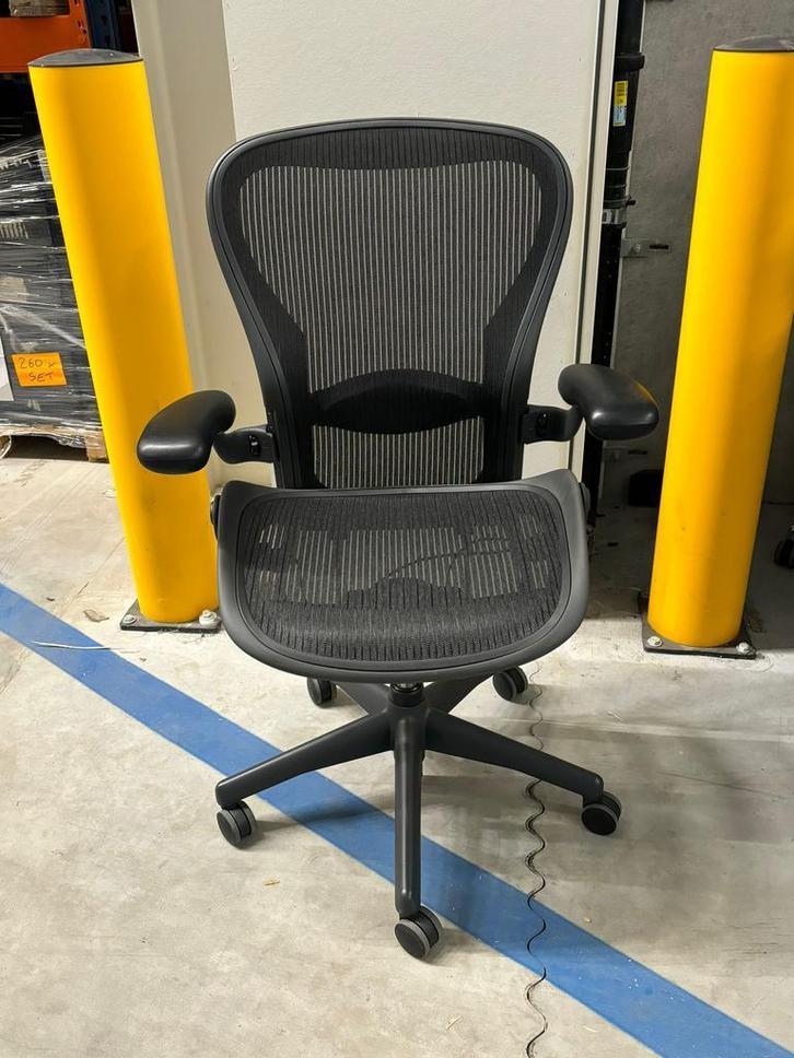 Herman Miller Aeron maat c, inclusief lumbar support!, Huis en Inrichting, Bureaustoelen, Bureaustoel, Zwart, Zo goed als nieuw