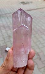 Natuurlijk DT Kunzite-kristal met goede transparantie