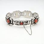 Zonder minimumprijs - Armband P. v.d. Berg, Schoonhoven.