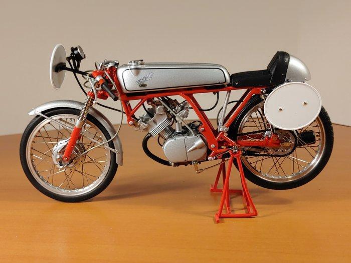 Ebbro Premium Collection 1:10 - Model motorfiets - Honda, Hobby en Vrije tijd, Modelauto's | 1:5 tot 1:12