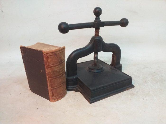 Pers Industrieel design - Gietijzeren boekenpers, Antiek en Kunst, Antiek | Wandborden en Tegels