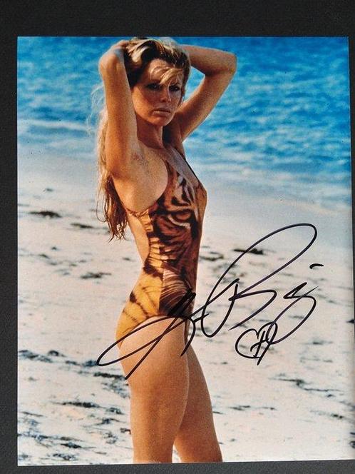 James Bond 007: Never Say Never Again - Kim Basinger Domino, Verzamelen, Film en Tv