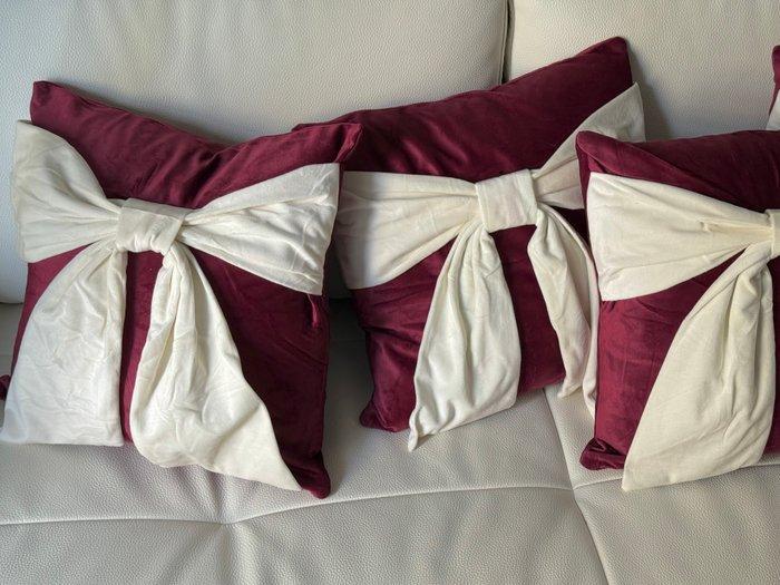 Elegante kerstmutsen met strik in bordeaux en roomwit. -, Diversen, Kerst