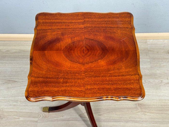 bijzettafel met klassieke elegantie - Bijzettafel - Hout,, Antiek en Kunst, Curiosa en Brocante