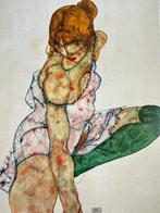 Egon Schiele - Blondes Mädchen mit hochgezogenem Hemd (1914)