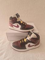 Nike - Air Jordan 1 Mid - High-top sneakers - Maat: EU 40, Nieuw