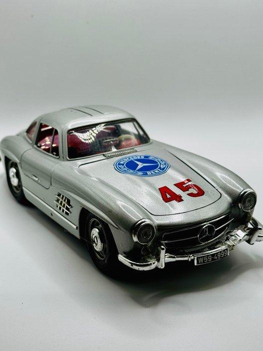 Bburago, Maisto 1:18 - Modelauto (7) - Selection BBurago, Hobby en Vrije tijd, Modelauto's | 1:5 tot 1:12