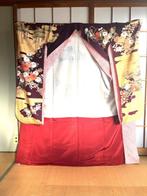Zijden kimono – Furisode. Vloeiende gouden patronen en, Antiek en Kunst