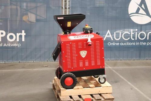 Veiling: Pelletpers Ceccato Magic Elektrisch 5.5pk 2022 Nieu, Zakelijke goederen, Machines en Bouw | Pompen en Compressoren, Ophalen