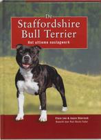 De Staffordshire Bull Terrier 9789077462041, Boeken, Dieren en Huisdieren, Verzenden, Gelezen