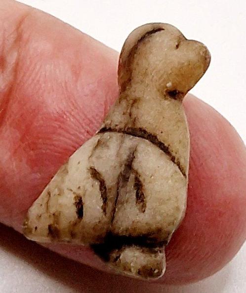 Bactrische of Sino-Siberische Jasper XXS vogelbedel talisman, Antiek en Kunst, Antiek | Overige Antiek
