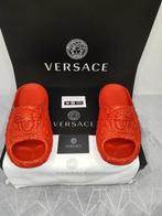 Versace - Slippers - Maat: Shoes / EU 42, UK 8, US 12, Nieuw