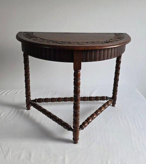 Tafel - Halve maan tafel - Walnoot, Antiek en Kunst, Curiosa en Brocante