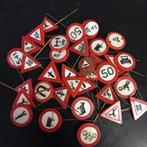 Draagspeld 1.75kg of vintage advertising stick pins -