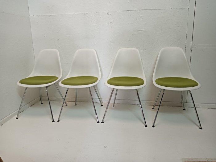 Vitra - Charles & Ray Eames - Stoel (4) - DSX - Plastic,, Antiek en Kunst, Antiek | Meubels | Stoelen en Sofa's