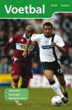 Voetbal / Sport en bondig 9789044718706, Verzenden, Zo goed als nieuw